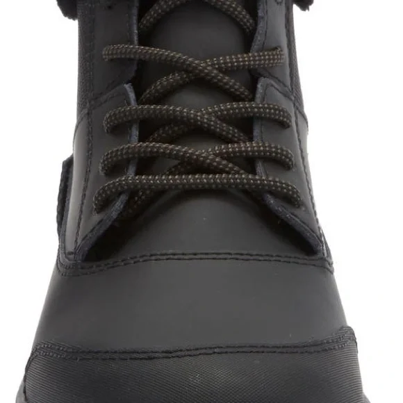 UGG Yose Fluff V2 Waterproof Snow Boots Women’s 7 Black❄️❄️❄️ - Picture 3 of 11